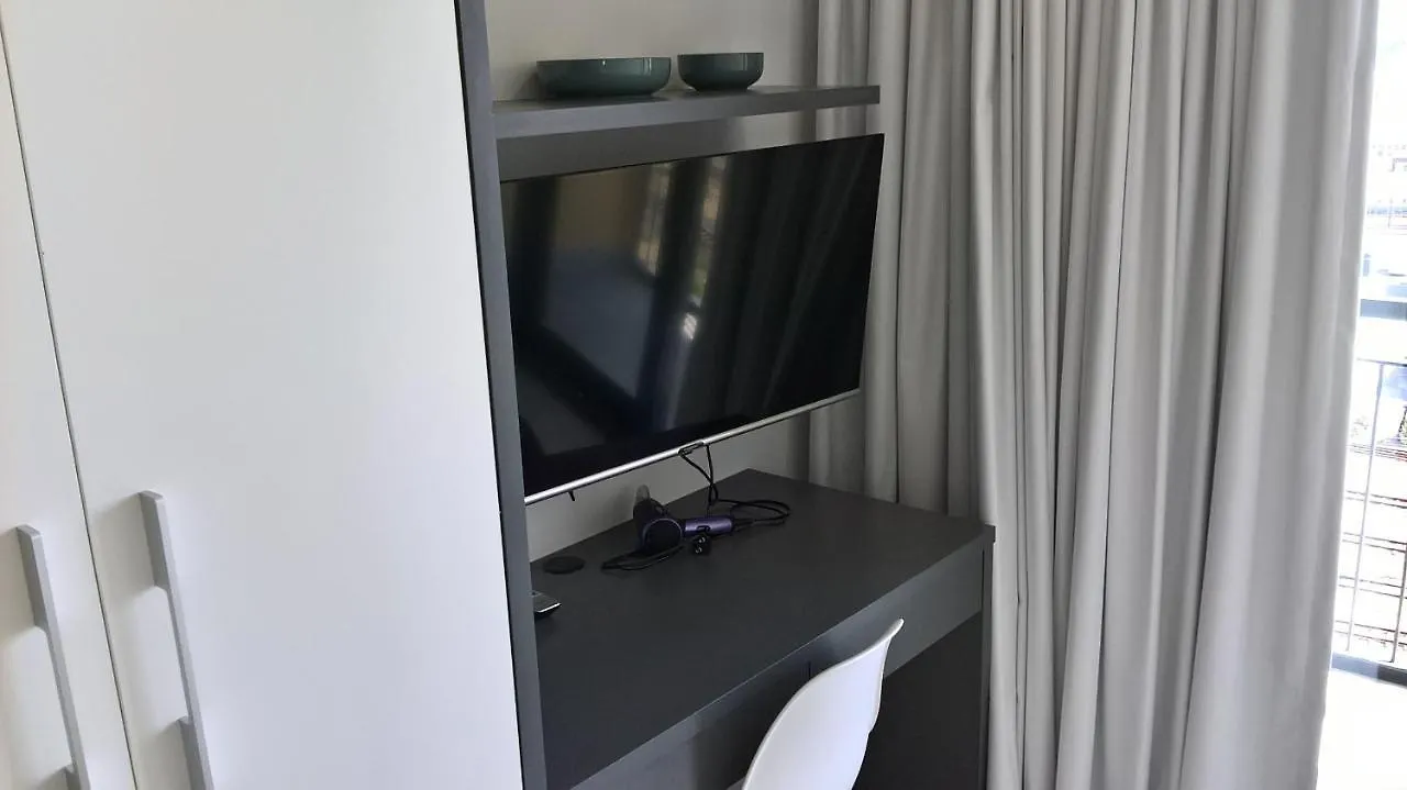 Table Mountain 6 Sleeper Luxury Condos 3 Seperate Studios Apartments ケープタウン 0*,  南アフリカ